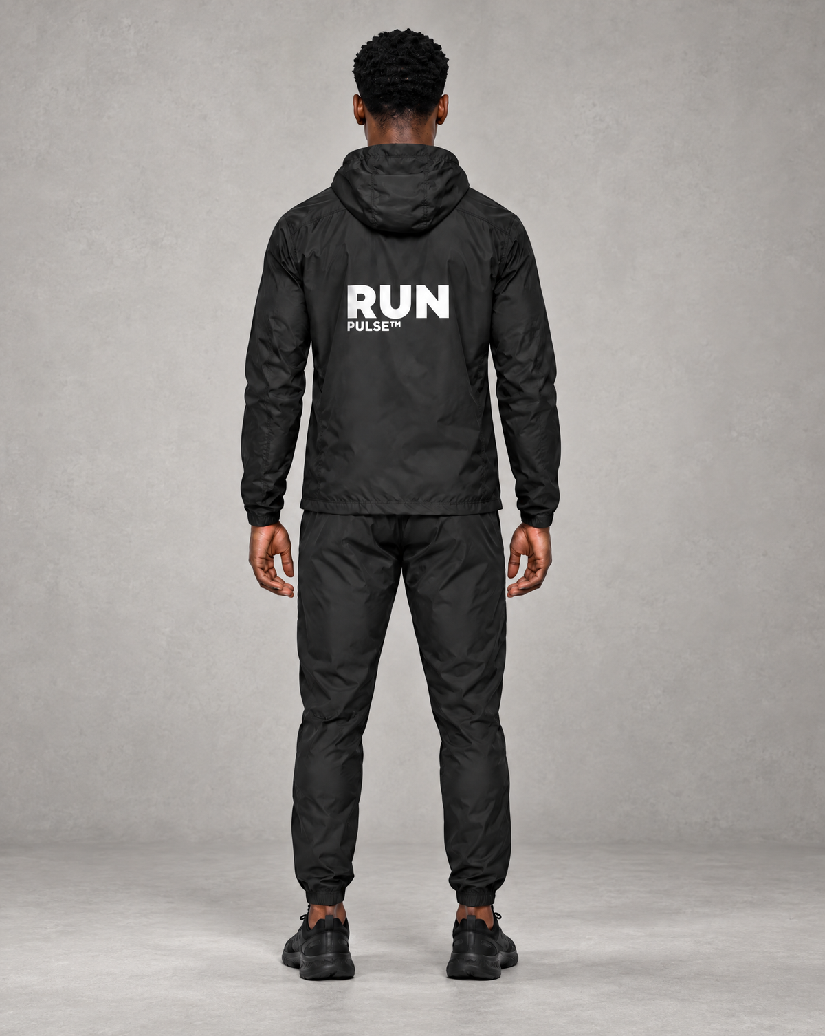 PULSE™ by Golden Vein Run Windbreaker in Schwarz – Produktansicht 3