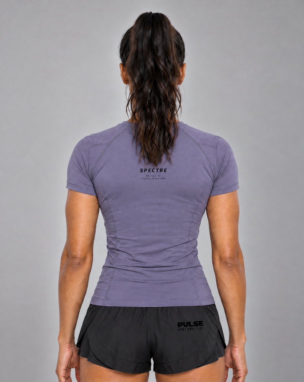 PULSE™ by Golden Vein Contour-Trainingsshirt in Misty Purple – Produktansicht 2