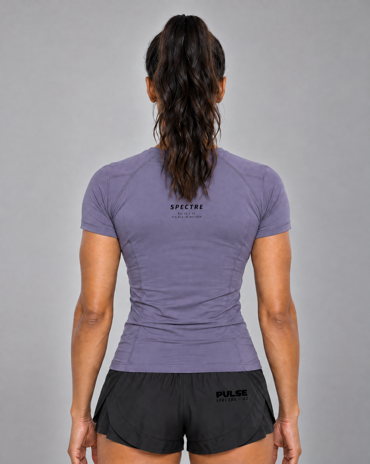 PULSE™ by Golden Vein Contour-Trainingsshirt in Misty Purple – Produktansicht 2