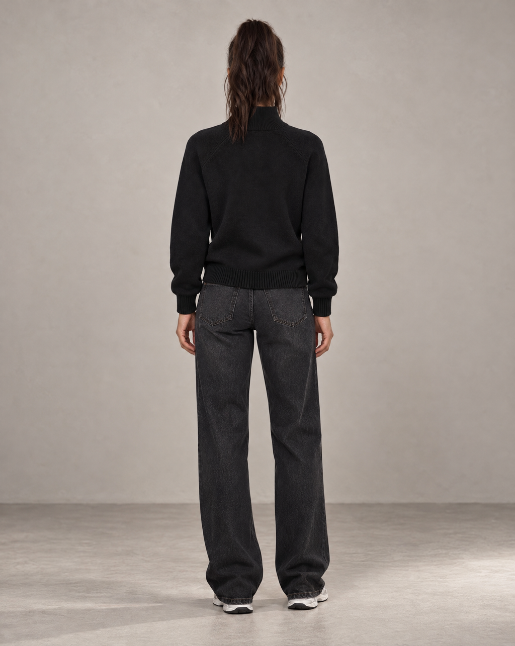 Golden Vein 750-GSM Quarter-Zip Sweatshirt in Schwarz – Produktansicht 2