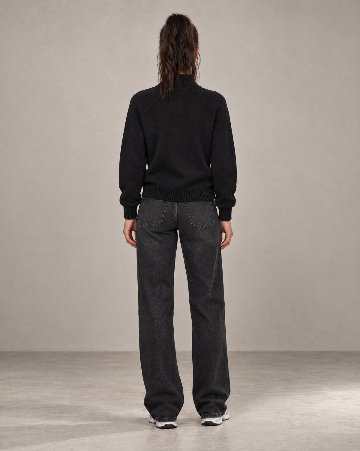 Golden Vein 750-GSM Quarter-Zip Sweatshirt in Schwarz – Produktansicht 2