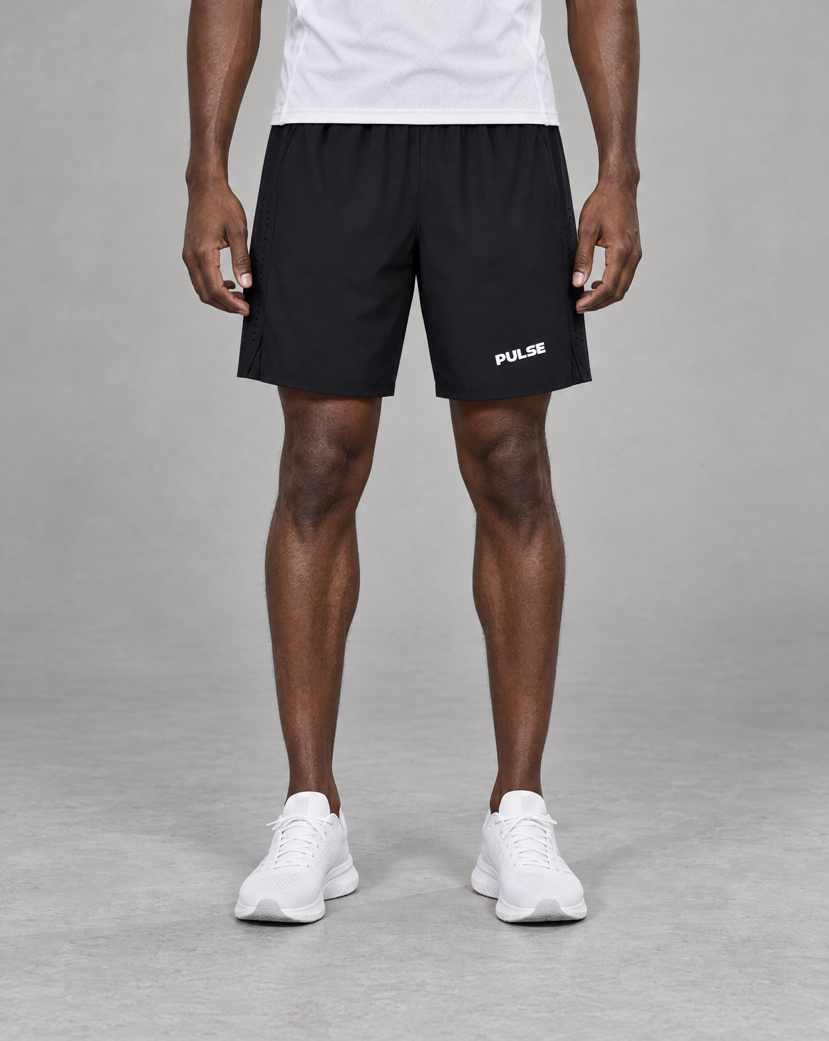 PULSE™ by Golden Vein Trainingsshorts in Schwarz – Produktansicht 1