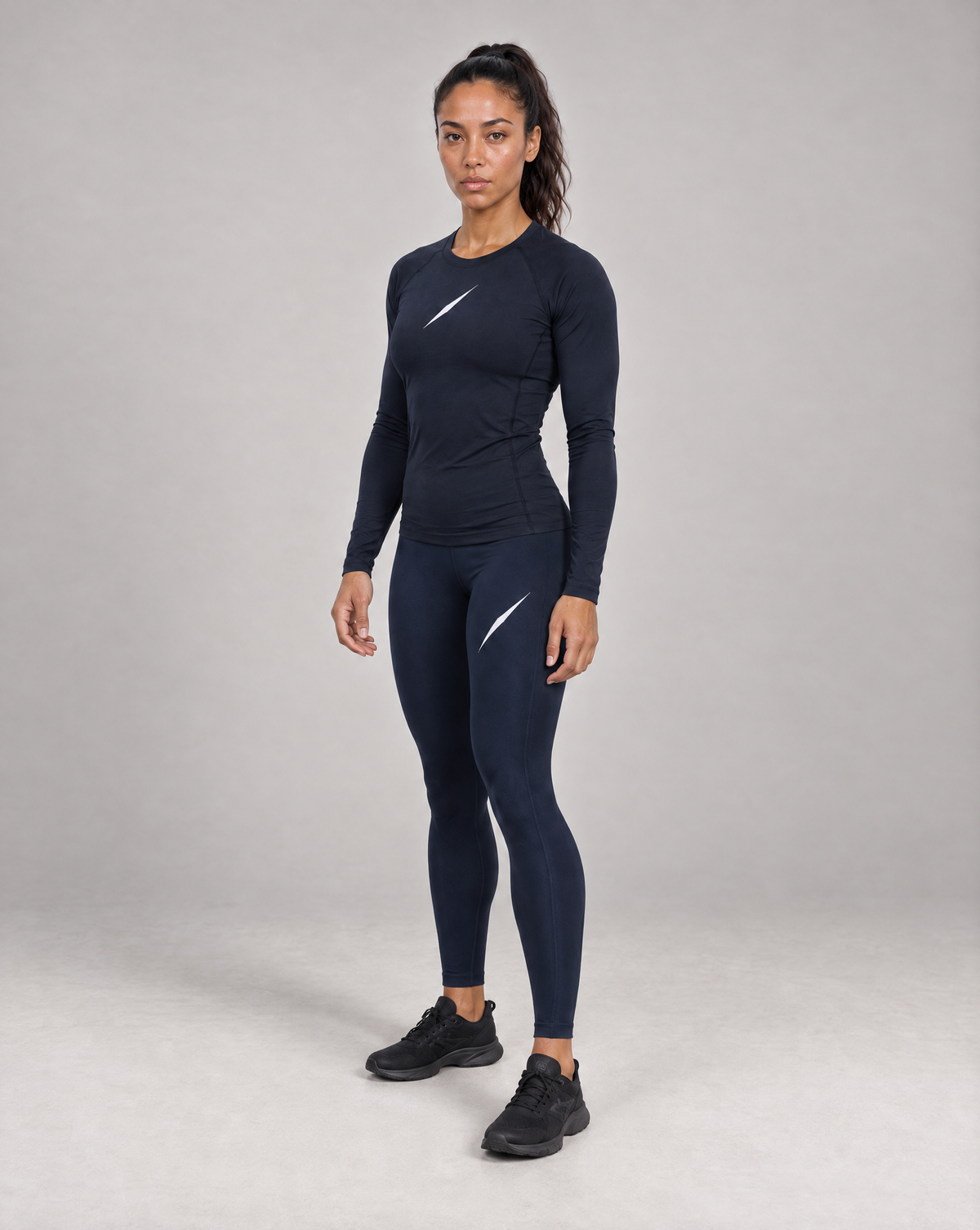 PULSE™ by Golden Vein Damen-Kompressions-Longsleeve in Navy – Produktansicht 3