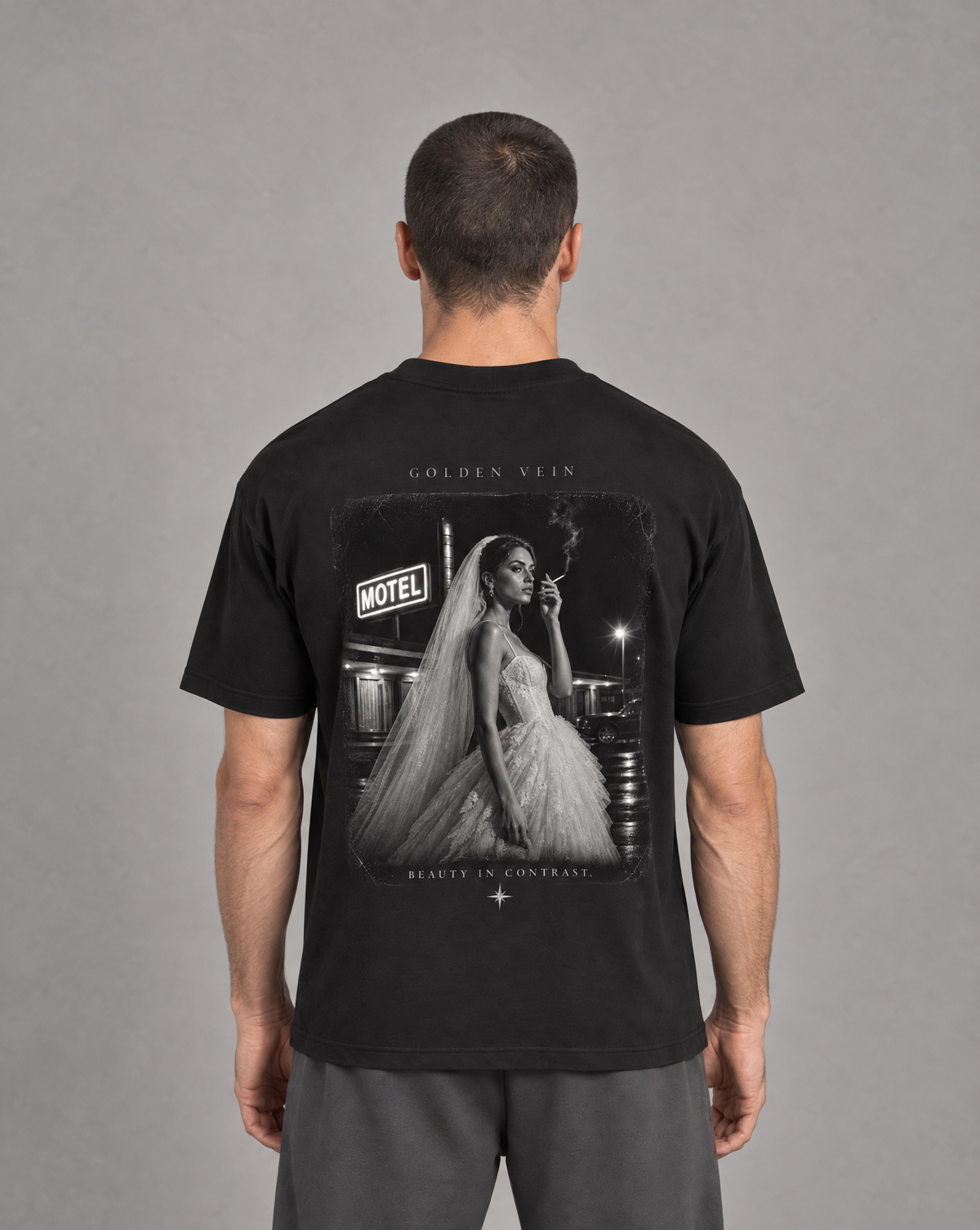 Golden Vein T-Shirt in Schwarz – Produktansicht 1