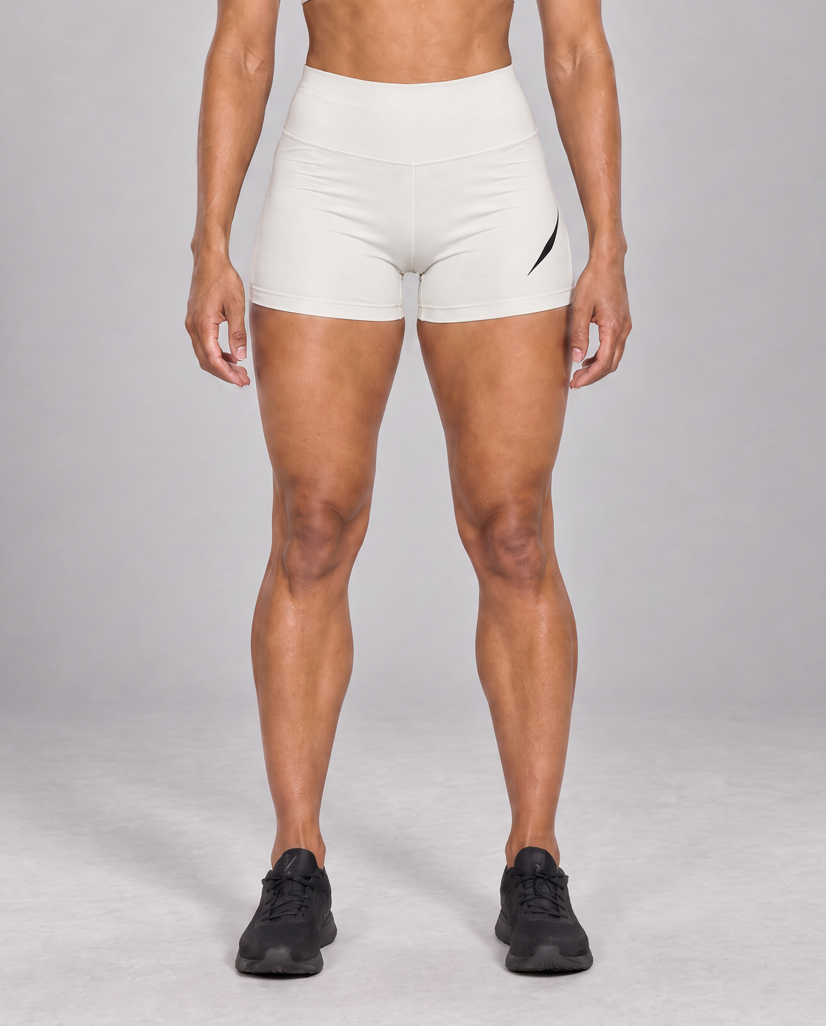 PULSE™ by Golden Vein High-Waist Shorts in Off-White – Produktansicht 1