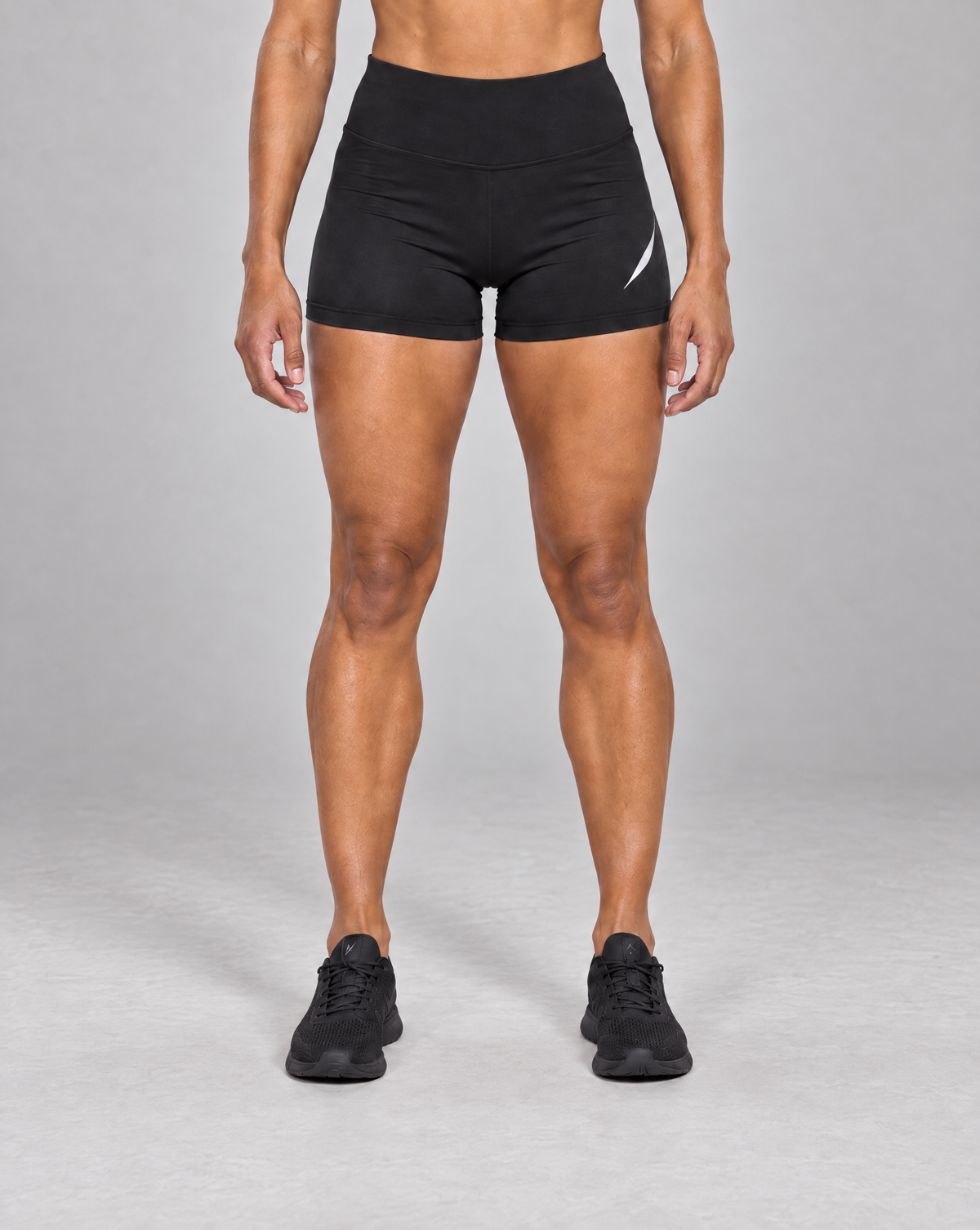 PULSE™ by Golden Vein High-Waist Shorts in Schwarz – Produktansicht 1