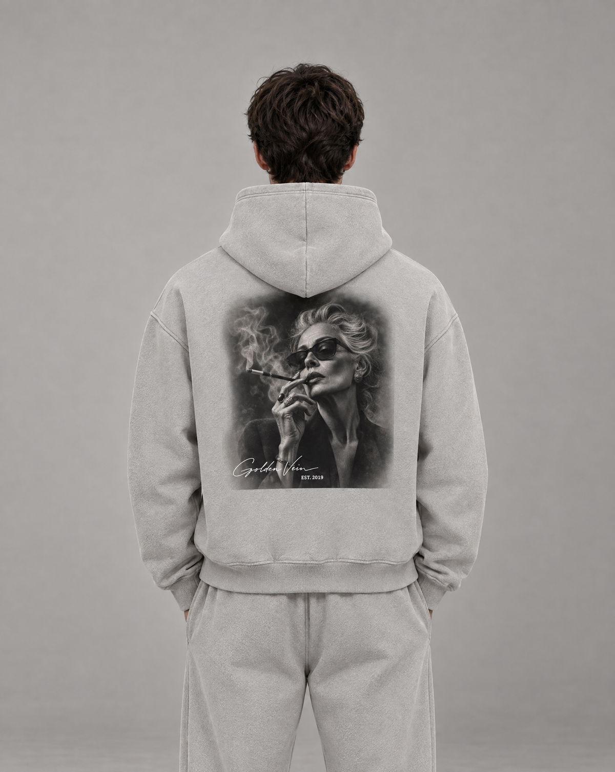 Golden Vein Boxy-Hoodie in Vintage-Wash-Optik in Hellgrau – Produktansicht 1