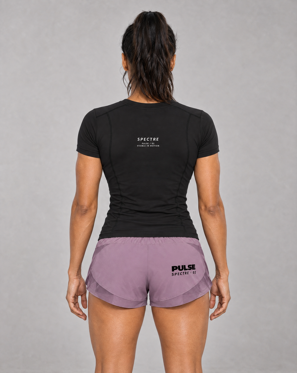 PULSE™ by Golden Vein Contour-Trainingsshirt in Schwarz – Produktansicht 2