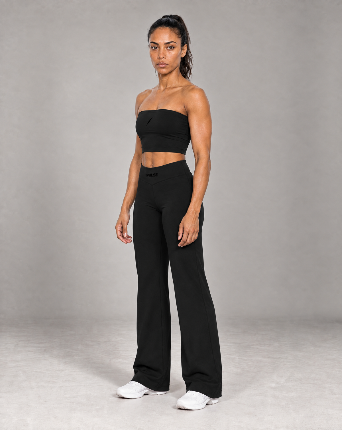 PULSE™ by Golden Vein Yogahose in Schwarz – Produktansicht 3