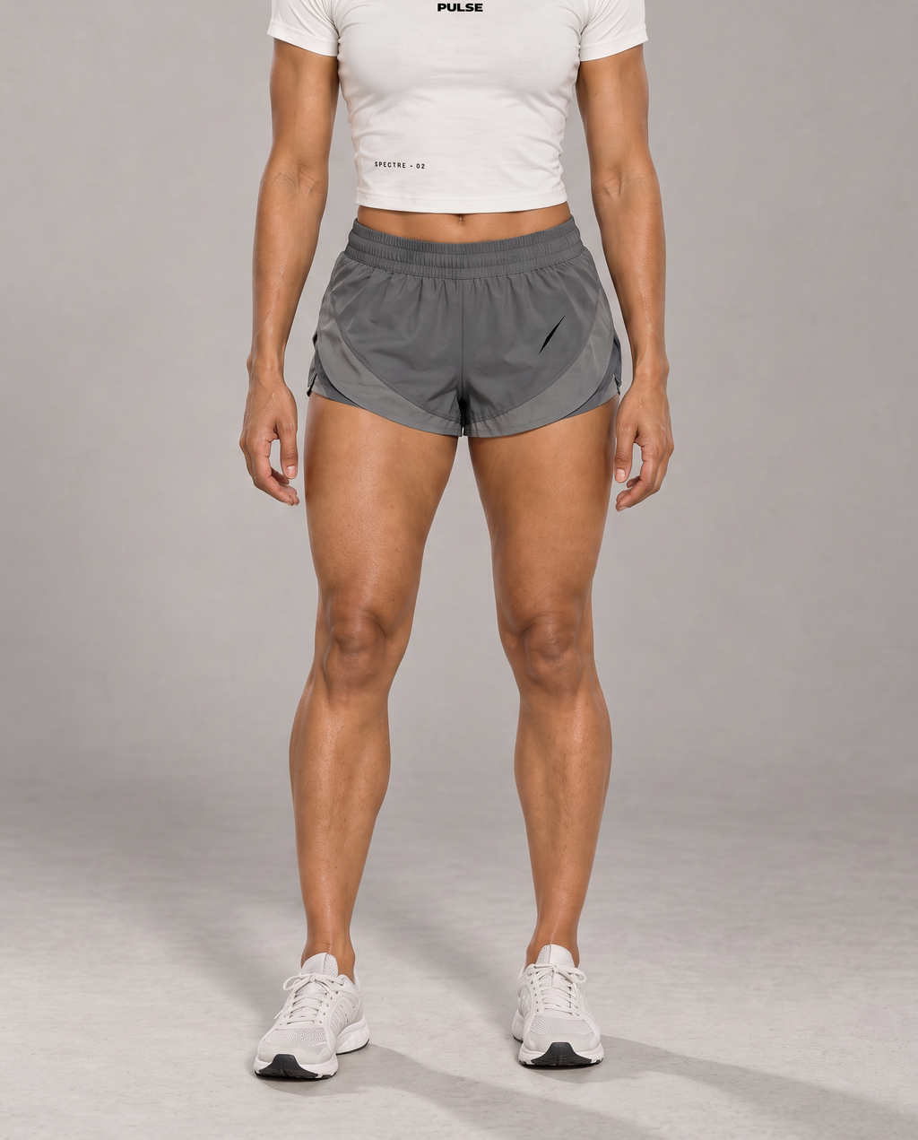 PULSE™ by Golden Vein Trainingsshorts mit Einsätzen in Grau – Produktansicht 1