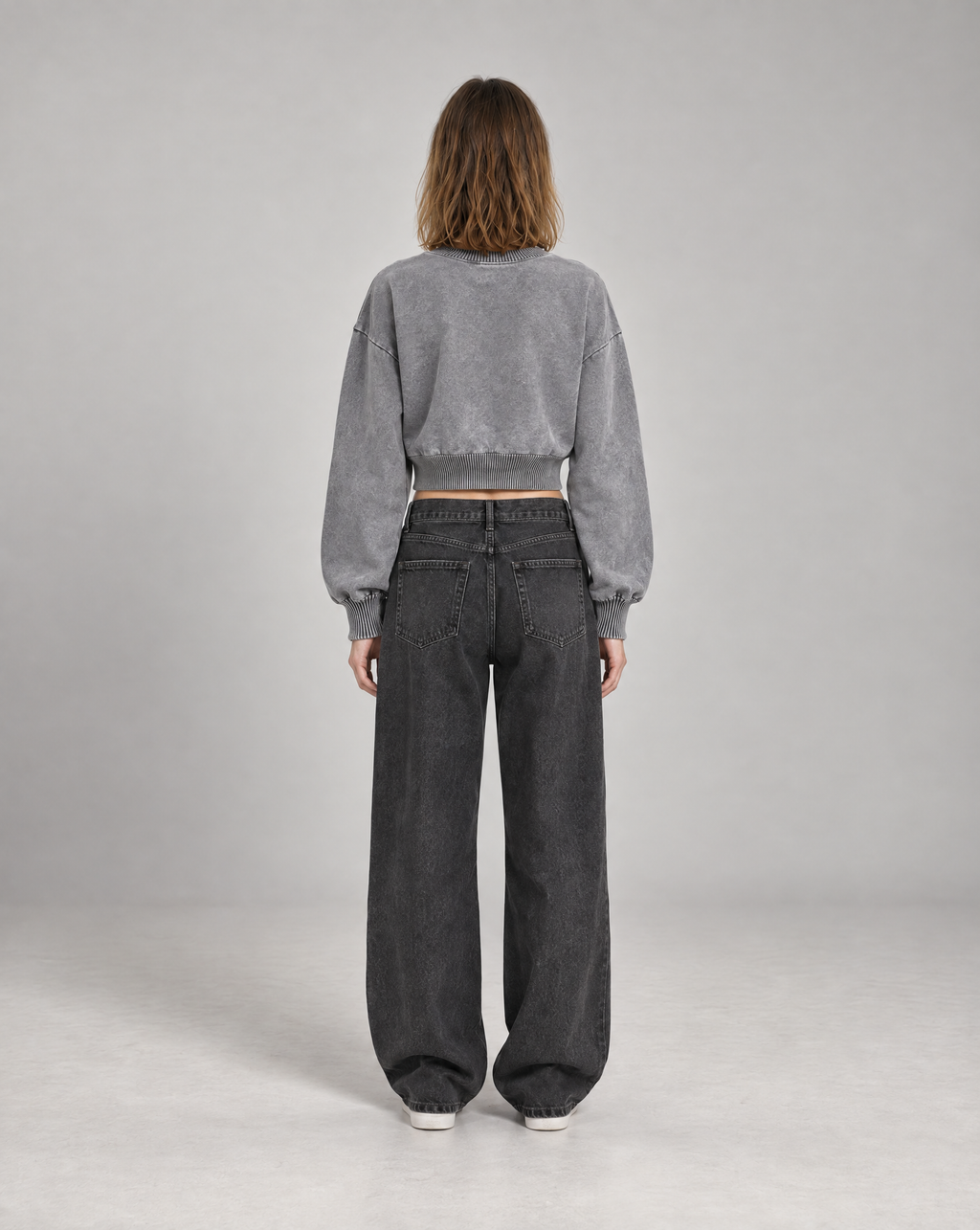 Golden Vein Kurzes Sweatshirt in Mineral-Wash-Optik in Grau – Produktansicht 6