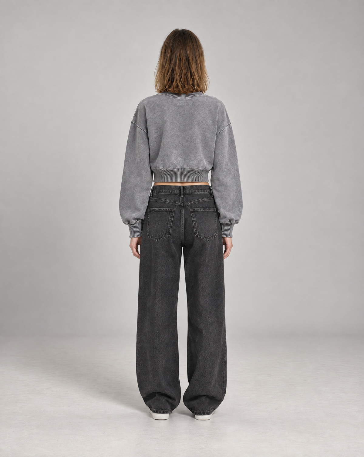 Golden Vein Kurzes Sweatshirt in Mineral-Wash-Optik in Grau – Produktansicht 6