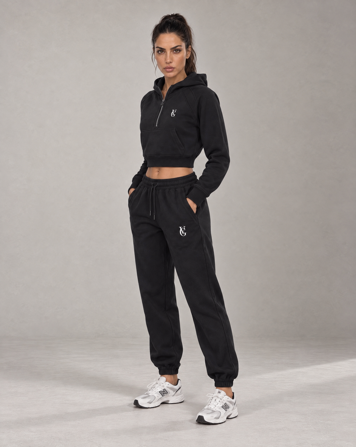Golden Vein Kurzer Half-Zip Hoodie in Schwarz – Produktansicht 4