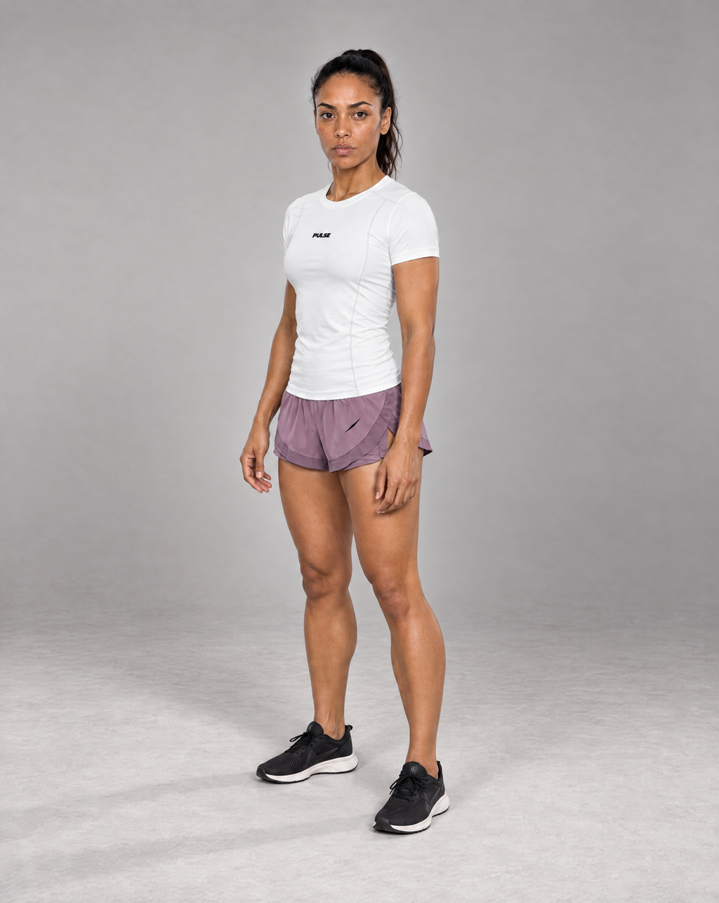 PULSE™ by Golden Vein Contour-Trainingsshirt in Weiß – Produktansicht 4