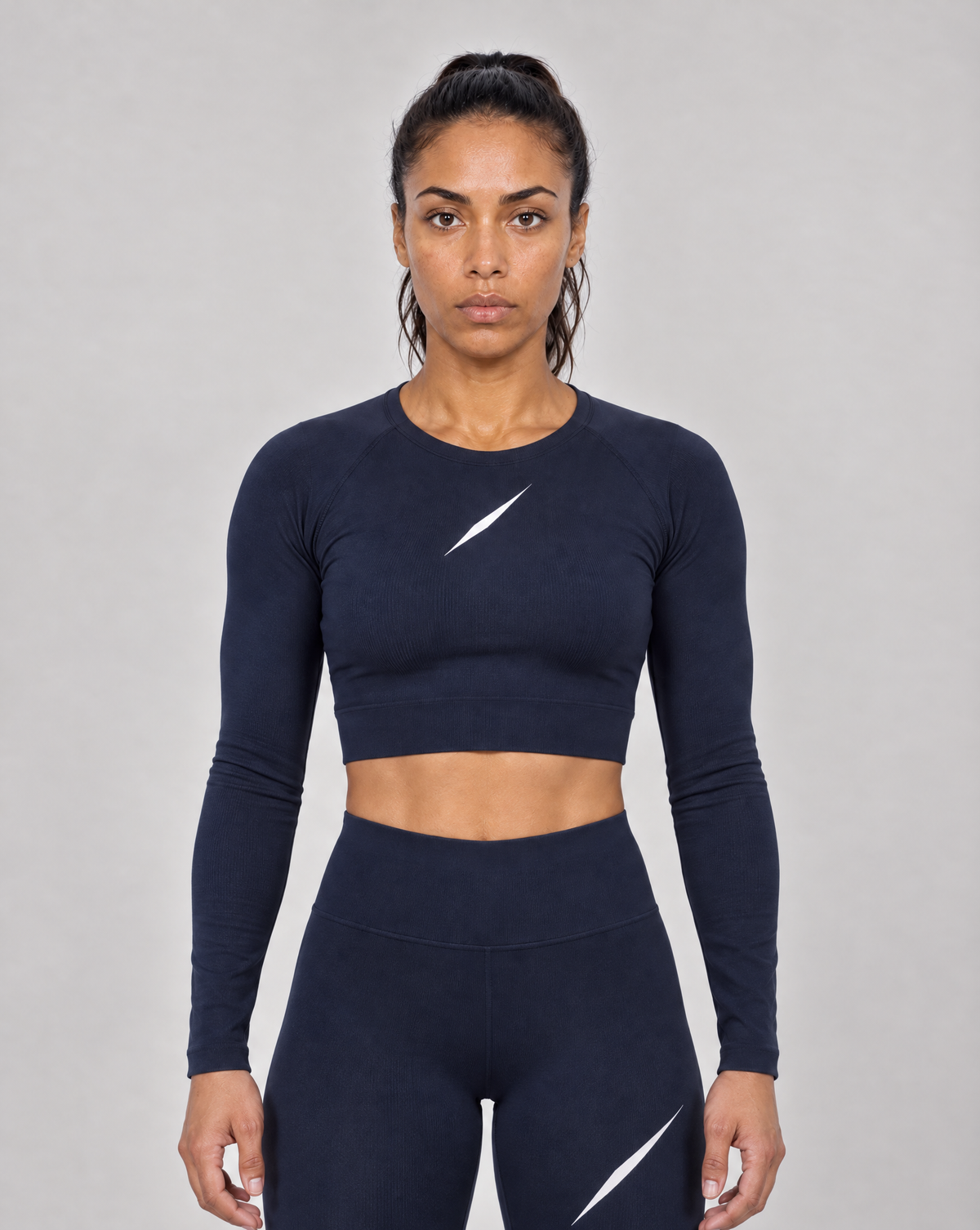 PULSE™ by Golden Vein Cropped Longsleeve in Navy – Produktansicht 1