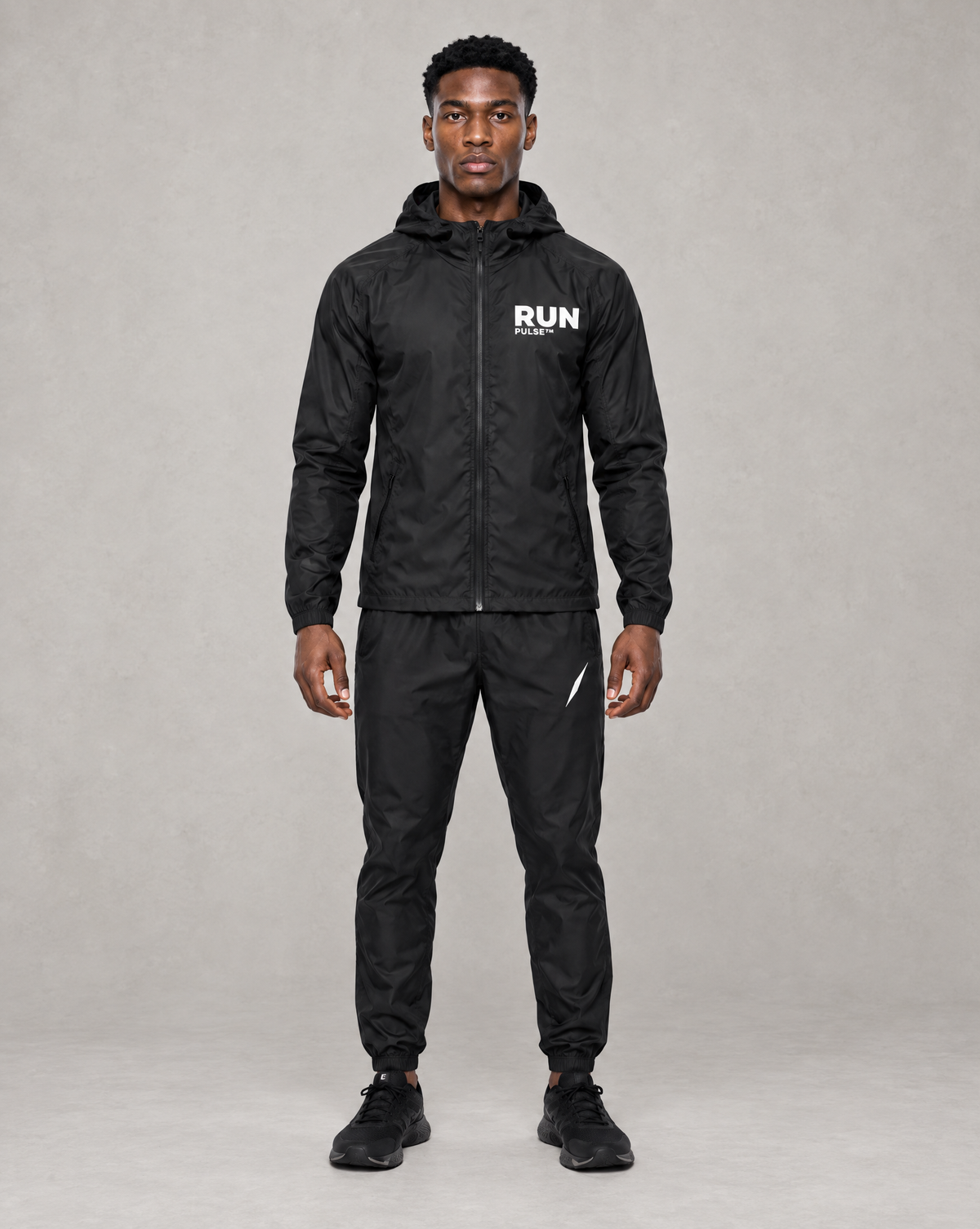 PULSE™ by Golden Vein Run Windbreaker in Schwarz – Produktansicht 2