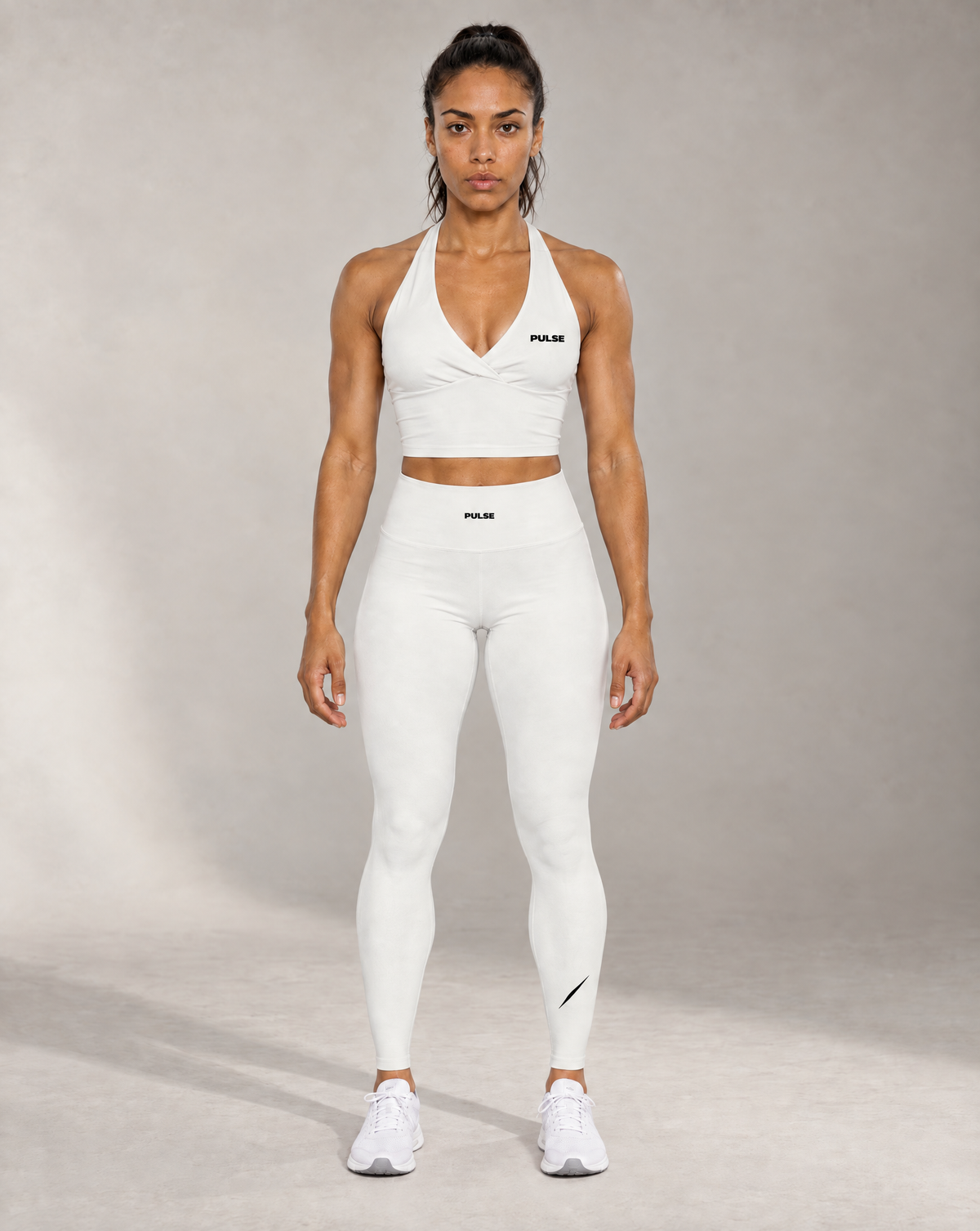 PULSE™ by Golden Vein Kurze Trainingsjacke in Weiß – Produktansicht 6