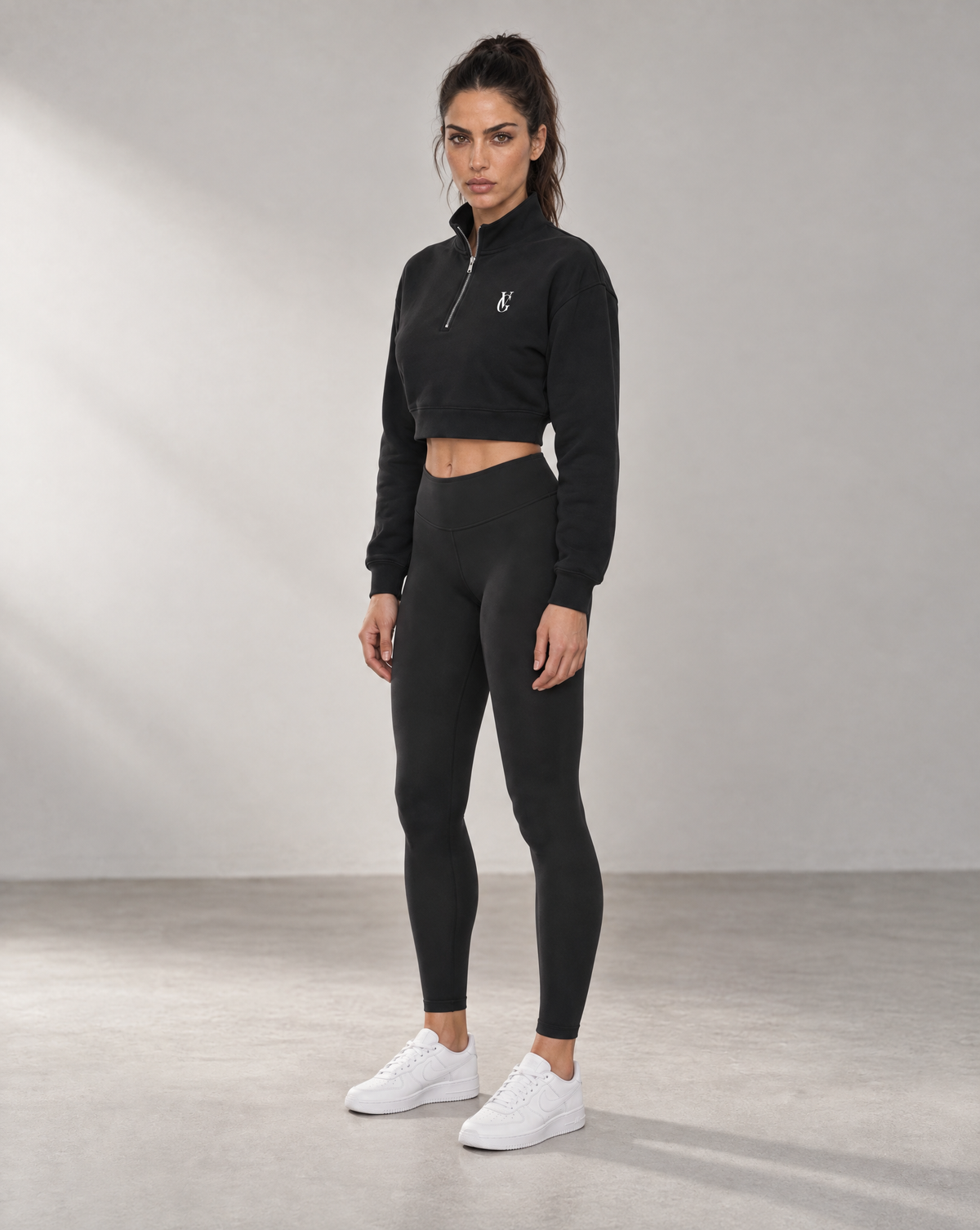 Golden Vein Kurzes Quarter-Zip Sweatshirt in Schwarz – Produktansicht 4