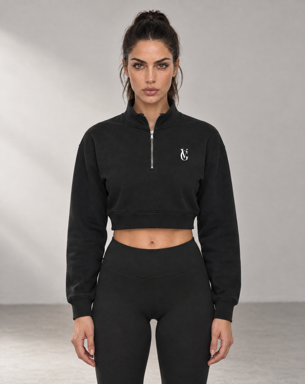 Golden Vein Kurzes Quarter-Zip Sweatshirt in Schwarz – Produktansicht 1