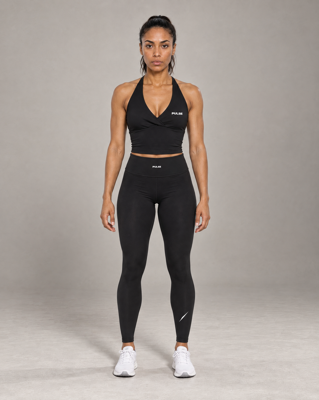 PULSE™ by Golden Vein Kurze Trainingsjacke in Schwarz – Produktansicht 6