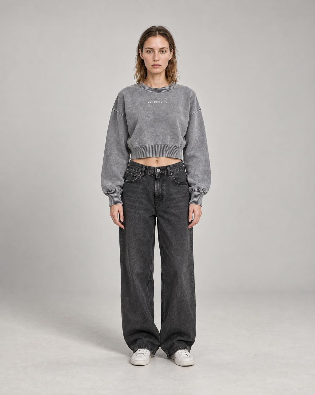 Golden Vein Kurzes Sweatshirt in Mineral-Wash-Optik in Grau – Produktansicht 3