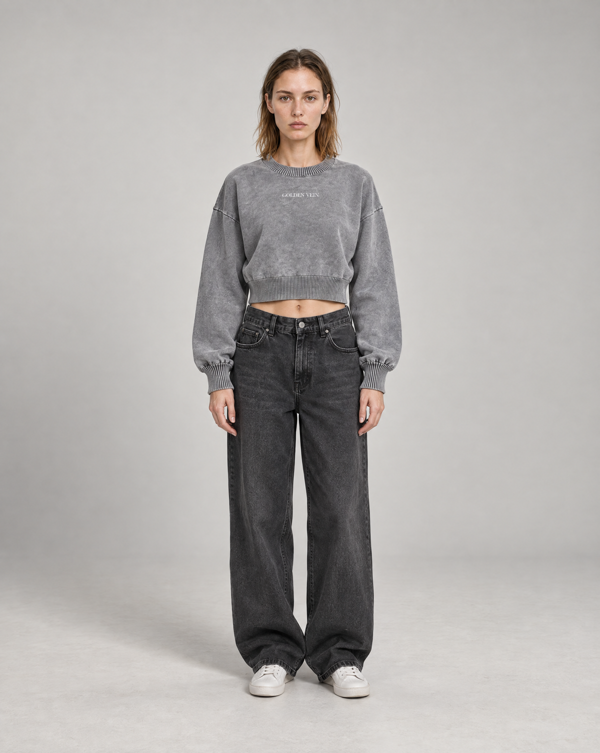 Golden Vein Kurzes Sweatshirt in Mineral-Wash-Optik in Grau – Produktansicht 3