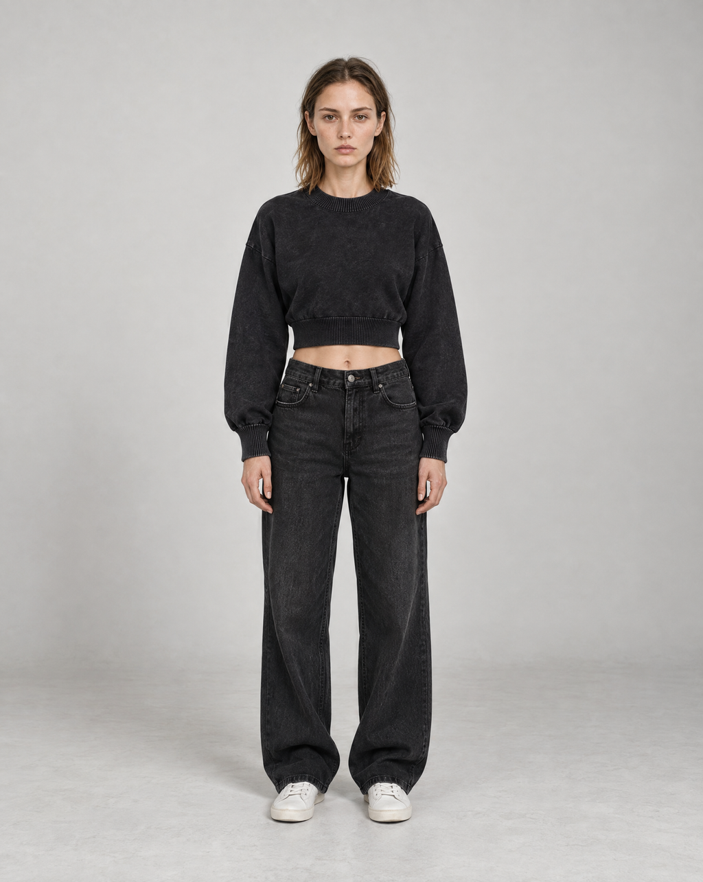 Golden Vein Kurzes Sweatshirt mit Ballonärmeln in Schwarz – Produktansicht 5