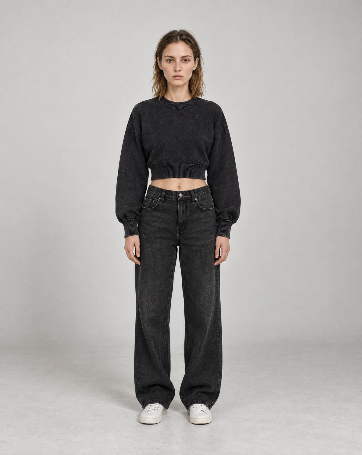 Golden Vein Kurzes Sweatshirt mit Ballonärmeln in Schwarz – Produktansicht 5