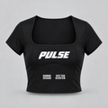 PULSE Square-Neck Running Crop Tee — Black – 3D-Mockup Vorderansicht ohne Nackenlabel